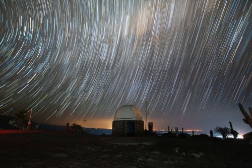 Via Lactea Sobre Ampima Campo Amplio Espacio Profundo