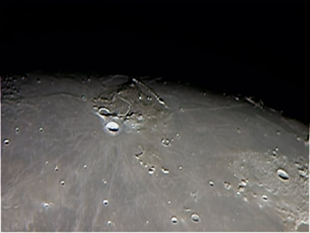 luna-002-full.jpg.88237c8c6c6de51e35655a