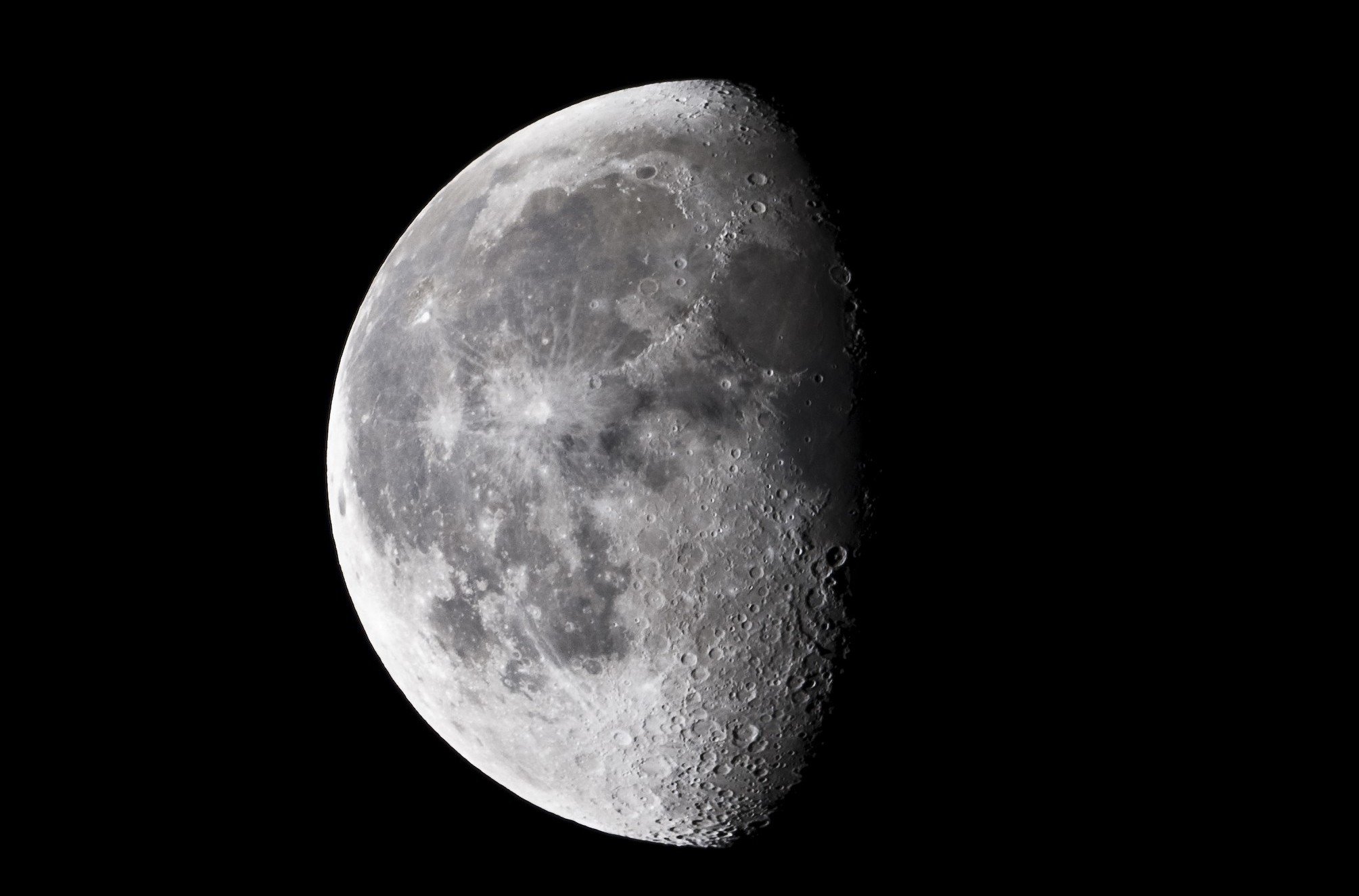 Moon0007.jpg.e13862cb681e67c96024aa06448