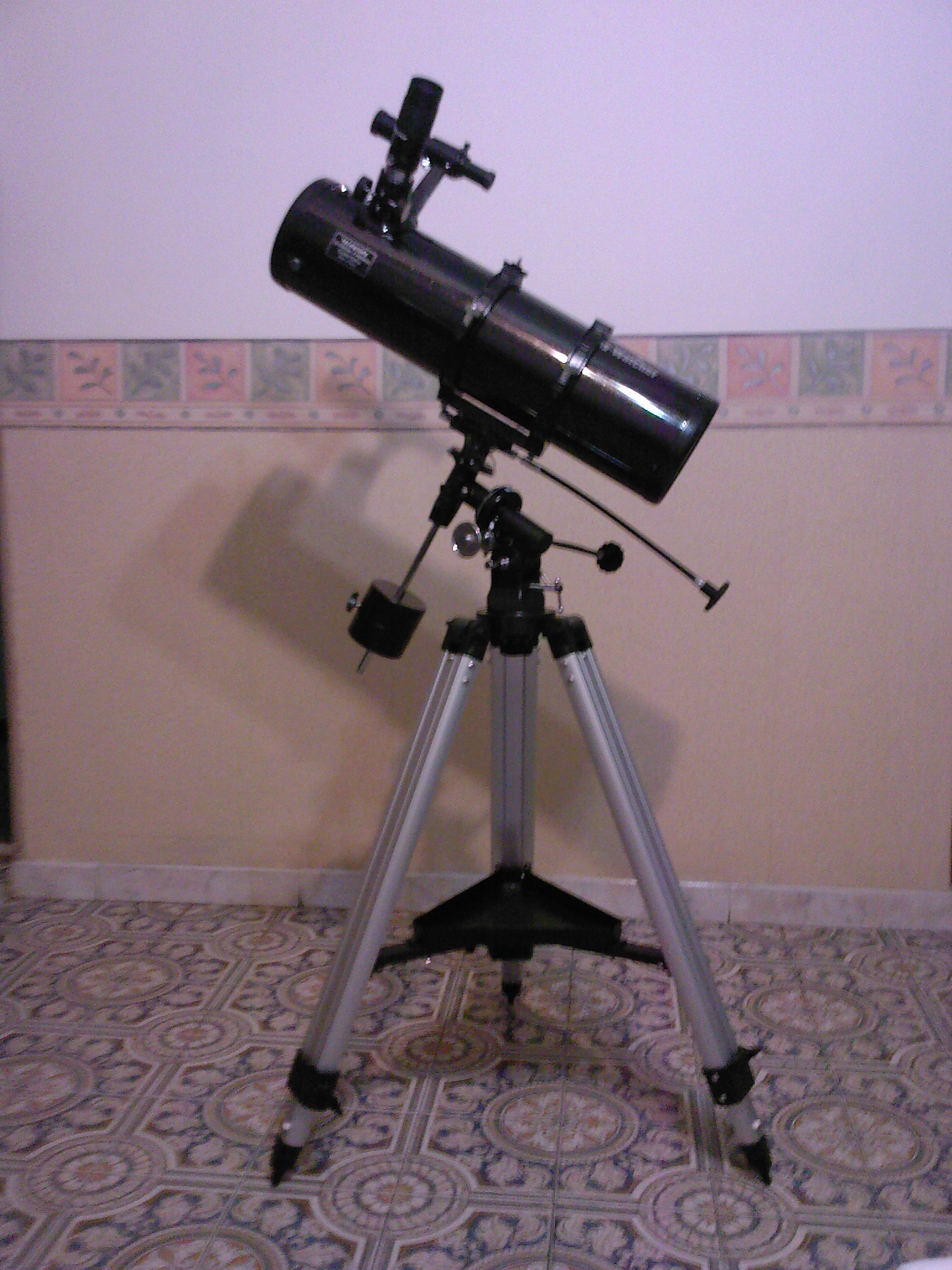 Telescopio Celestron Astromaster 130x650 Montura Ecuatorial