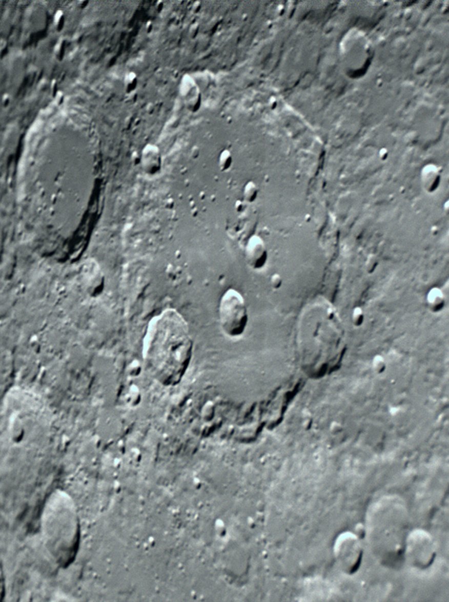 clavius-20130817-casa-500f.jpg.cd7c65592