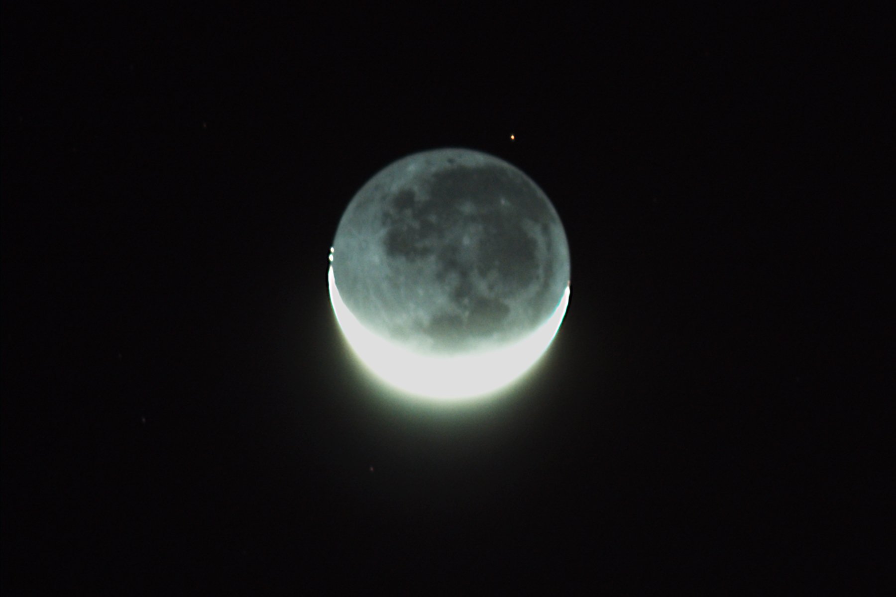 luna-venus_cropped.jpg.5d944527f8ed69278